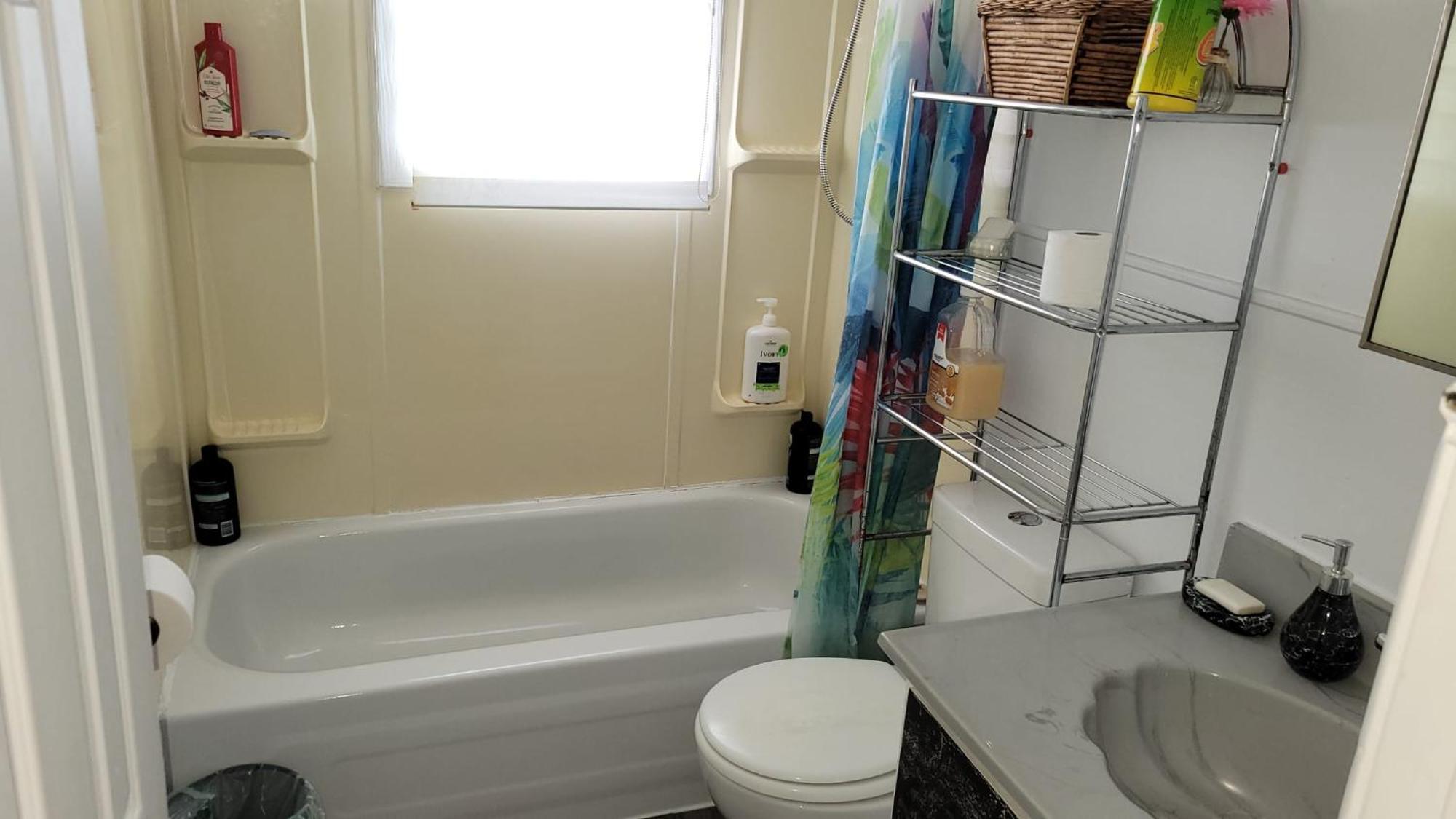 Quiet Cozy Apartment Next To Highway Wifi+Netflix Edmundston Eksteriør bilde